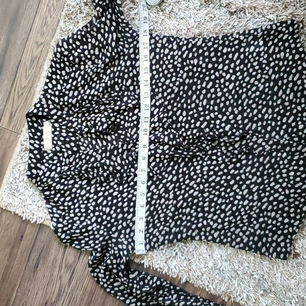 Tory Burch Stretchy Silk Black and White Animal Print Blouse - Picture 6 of 8
